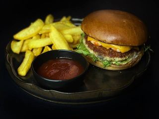 Бургер з куркою та креветкою (360/110/50г)