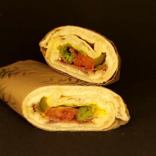 Bocadillo De Jamón Ibérico Y Queso Roll