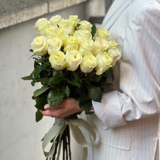 Bukiet z białych róż