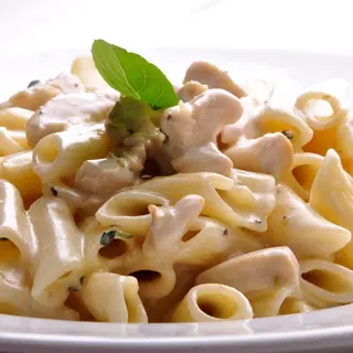 Chicken in Creamy Pasta