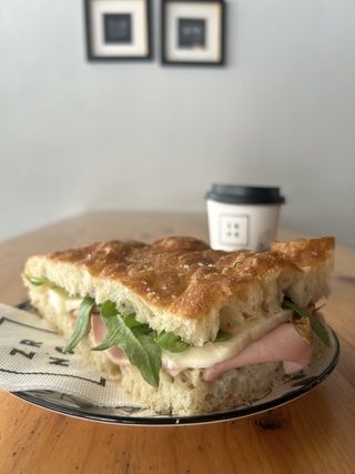 Focaccia sa mortadelom