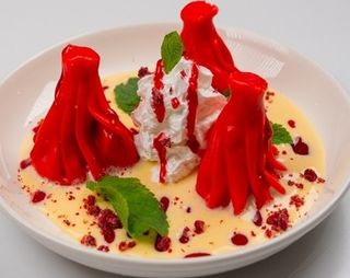 Мини хинкали с вишней и сливками