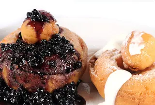 Papanasi cu dulceata de casa si smantana