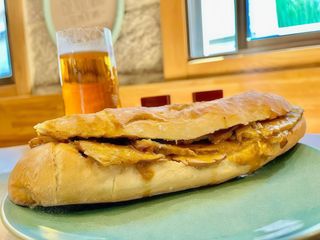 Bocadillo De Jamón Asado