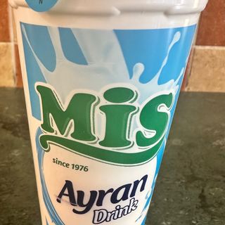 Ayran a base di yogurt