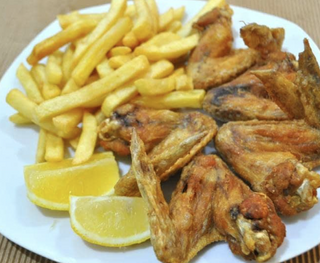 Alitas con patatas (5uds.)