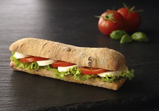 Tomate Y Mozzarella Pesto