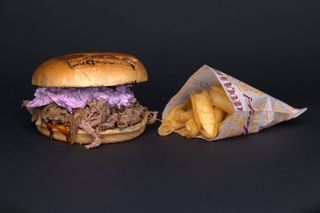 Бургер с телешко дърпано BEEF PULLED