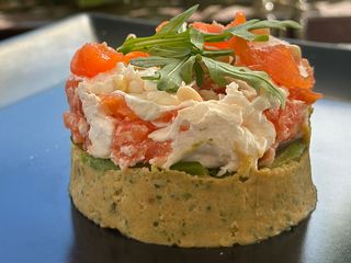 Салат з лососем