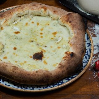 Pizza  Quattro Formaggi