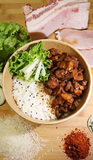 Riso con maiale brasato