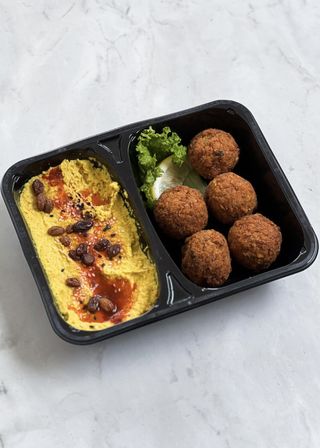 Chiftele din Falafel cu Hummus