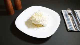 Branza cu mamaliguta si smantana