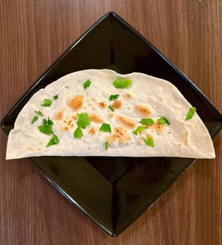 Янтик баранина - сир - зелень (30см)