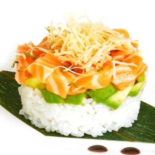 139. Tartar salmon aguacate pasta kataifi