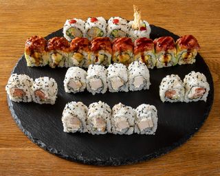 Суши Филаделфия комбо (24бр-570г) + Coca Cola Zero 0.5