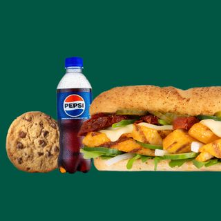 Periperi Chicken Footlong + 330ml Pepsi + Chocolate Chip Cookie