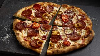 Pizza bella Málaga (30 cm.)