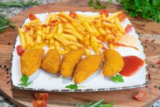 Meniu fingers de pui cu fulgi de porumb