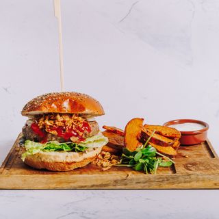 The Bear burger+domaći krumpirići