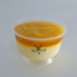 Crème brûlée cup mango