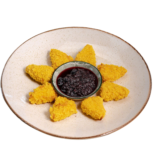 Топени сиренца със сладко от боровинки