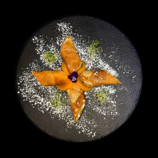    Налисники з персиком та крем-сиром 