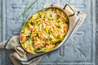 Penne al salmone e punte di asparagi