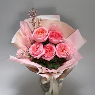 Five Garden Roses Premium