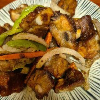 Costilla Crujiente Con Sal Y Pimienta