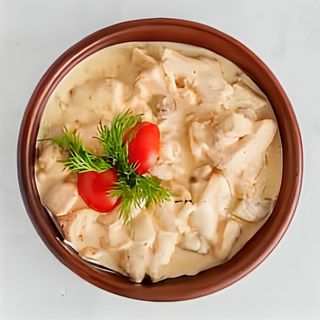 Курица с грибами в сливочном соусе