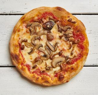 Pizza al tegamino con funghi