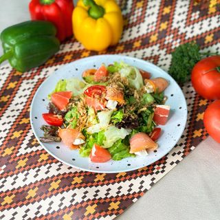 MIX салат с лососем