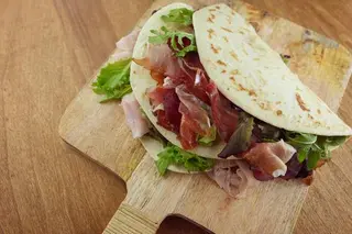 Piadina - crudo, rucola e squacquerone