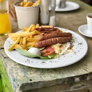 Doručak sa kobasicom