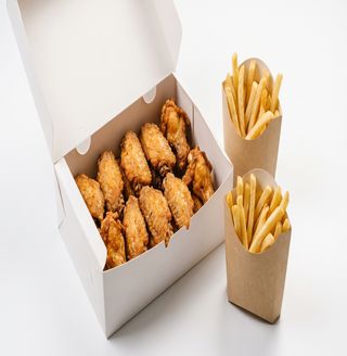 Alitas de pollo 10 unidades y 2 patatas