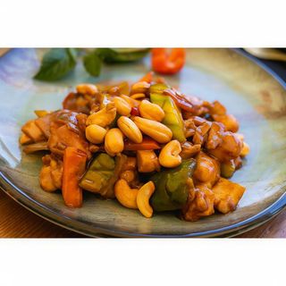 Pollo, anacardos y verduras