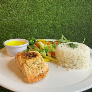 Łosoś z sosem Cytrynowym