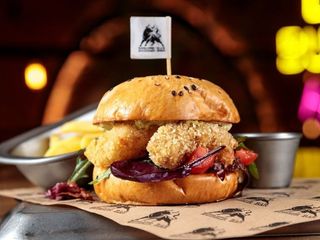 Бургер з креветками та картоплею фрі (350/75g)