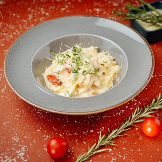 Фетучини с лососем в сливочном соусе