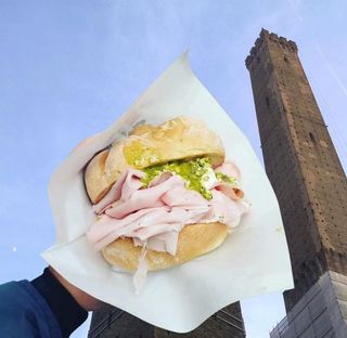 6. Mortadella, crescenza, granella di pistacchio