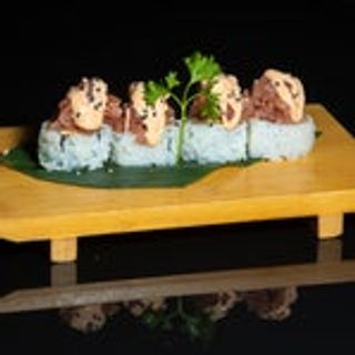 105 Uramaki special hot tuna