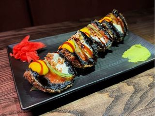 SUSHI BURGER з лососем (320g)