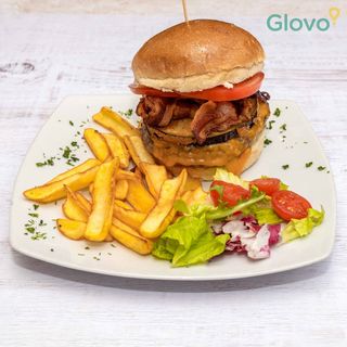 Supremo hamburger 200 g con patatine fritte