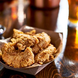 Menú 6 Tiras de Solomillos de Pollo Sureños  Crujiente 