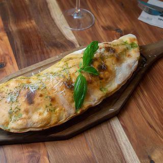 Pizza Calzones Trufado (30 Cm.)