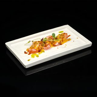 8. SASHIMI SALMONE FLAMBE