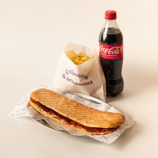 Menú Bocadillo Lomo de Cebo Ibérico, Patatas Artesanales y Refresco