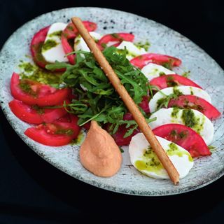 Салата Капрезе (400г)