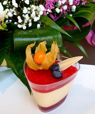 Raspberry Crème Brulee